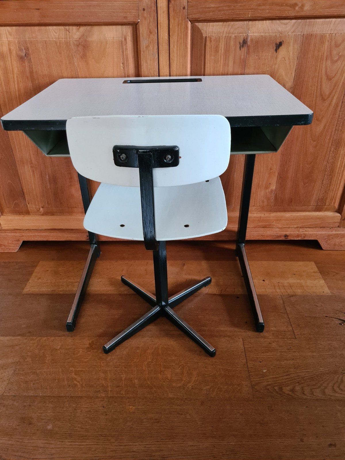 Vintage Schoolbureau met Stoel - Wit/Zwart, Huis en Inrichting, Ophalen, Opbergruimte, Gebruikt, Metaal