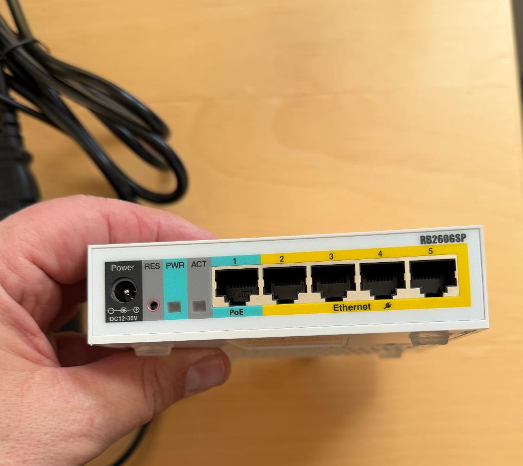 MikroTik RB260GSP — 5-port Gigabit + SFP + Passive PoE, Ophalen of Verzenden, Zo goed als nieuw