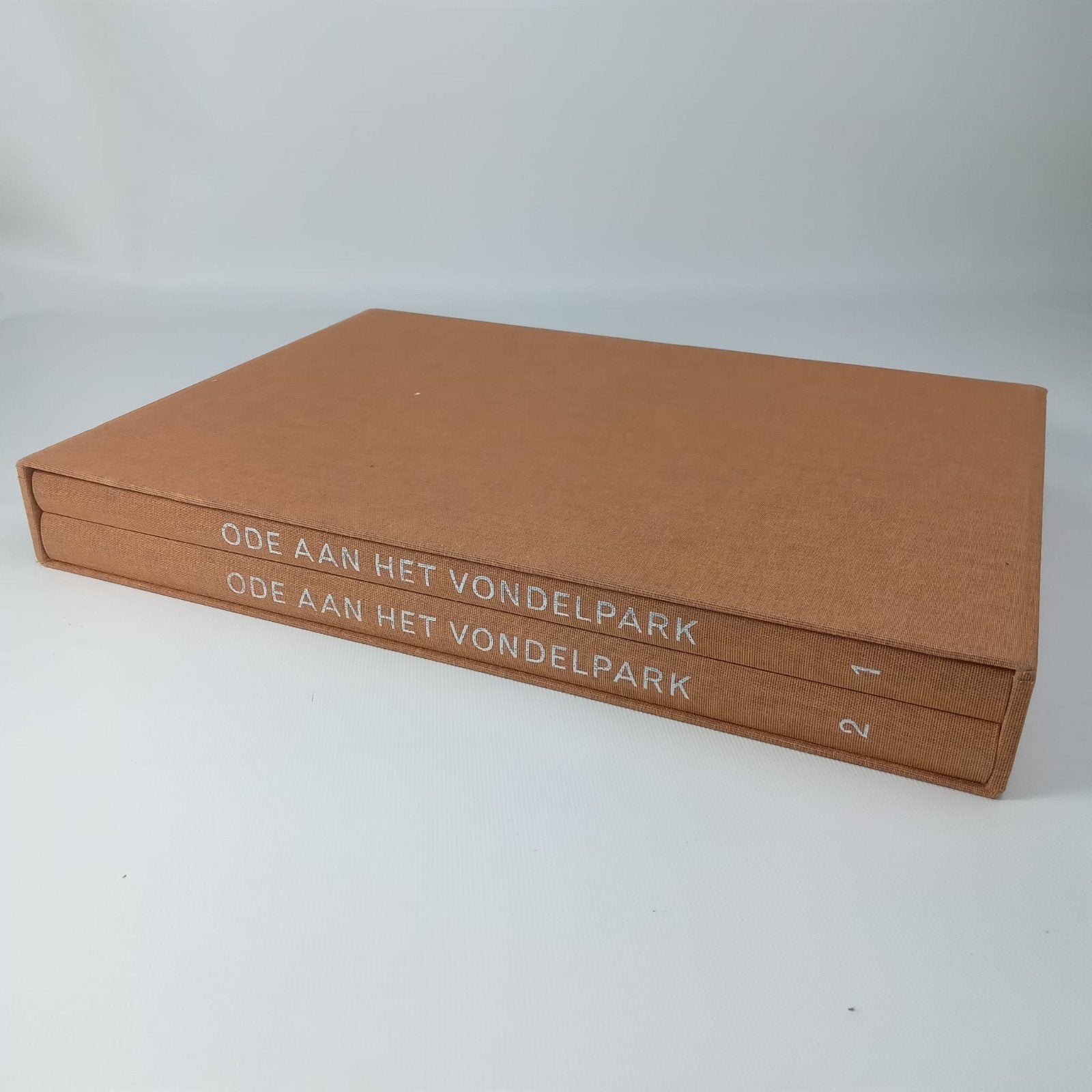 Ode aan het Vondelpark - 2 delen in cassette, Boeken, Gelezen, Ophalen of Verzenden, Nederland, Rob van Zoest