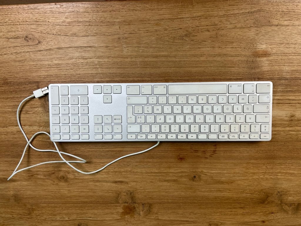Apple A1243 bedraad AZERTY toetsenbord, Computers en Software, Ophalen, Gebruikt, Azerty, Apple