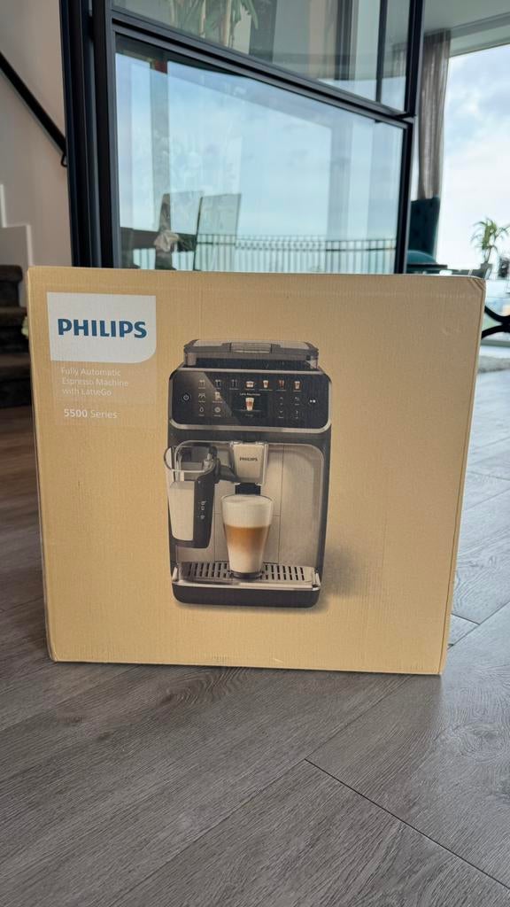 Brand new Philips fully automatic coffee machine, Witgoed en Apparatuur, Koffiezetapparaten, Nieuw, Koffiebonen, Espresso apparaat