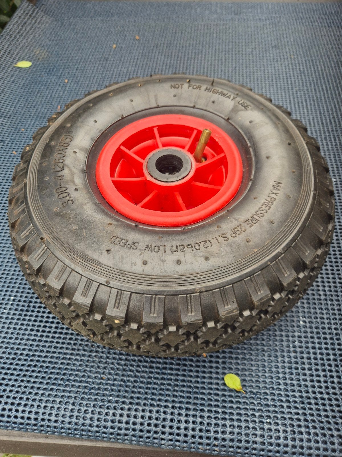 Stevig rubberen wiel met rode velg (260x85), 100 liter of meer, Ophalen of Verzenden, Gebruikt, Transportkar