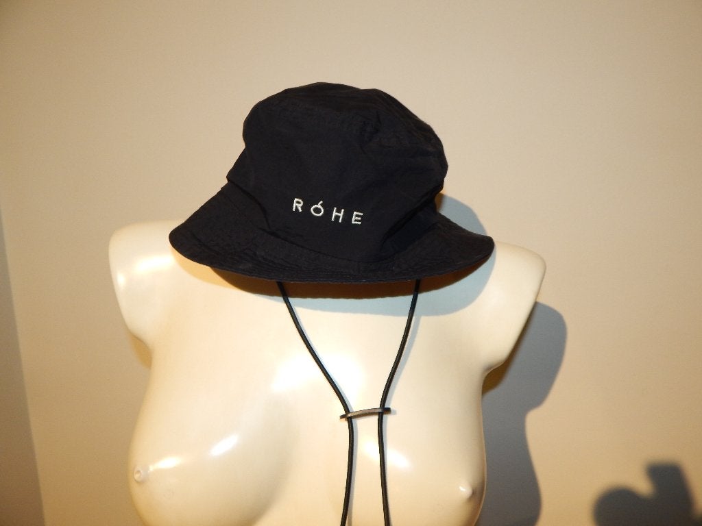 Rohe vissers hoedje zwart bandje met merk eraan One size, Rohe, Verzenden, Hoed, One size fits all