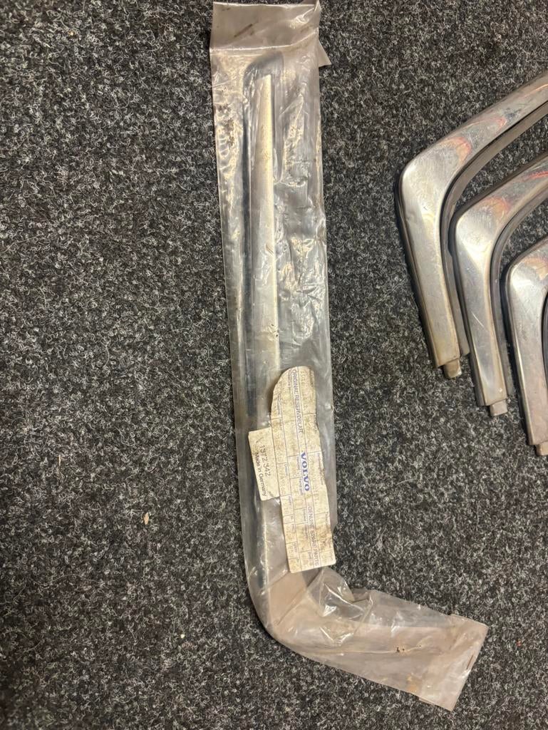 Bumperlijst volvo 240 / 245 (NOS / nieuw), Ophalen of Verzenden, Nieuw
