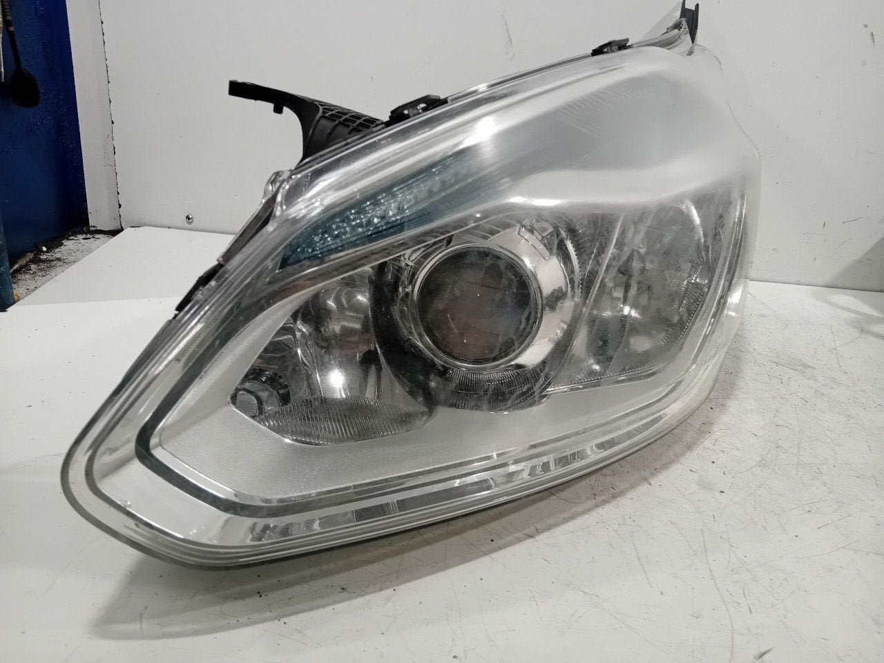 Koplamp links Ford Transit, Onderdelen@venauto.nl, Van der Ven Autorecycling B.V., Gebruikt, Ettenseweg 76, 4706 PB Roosendaal, The Netherlands
