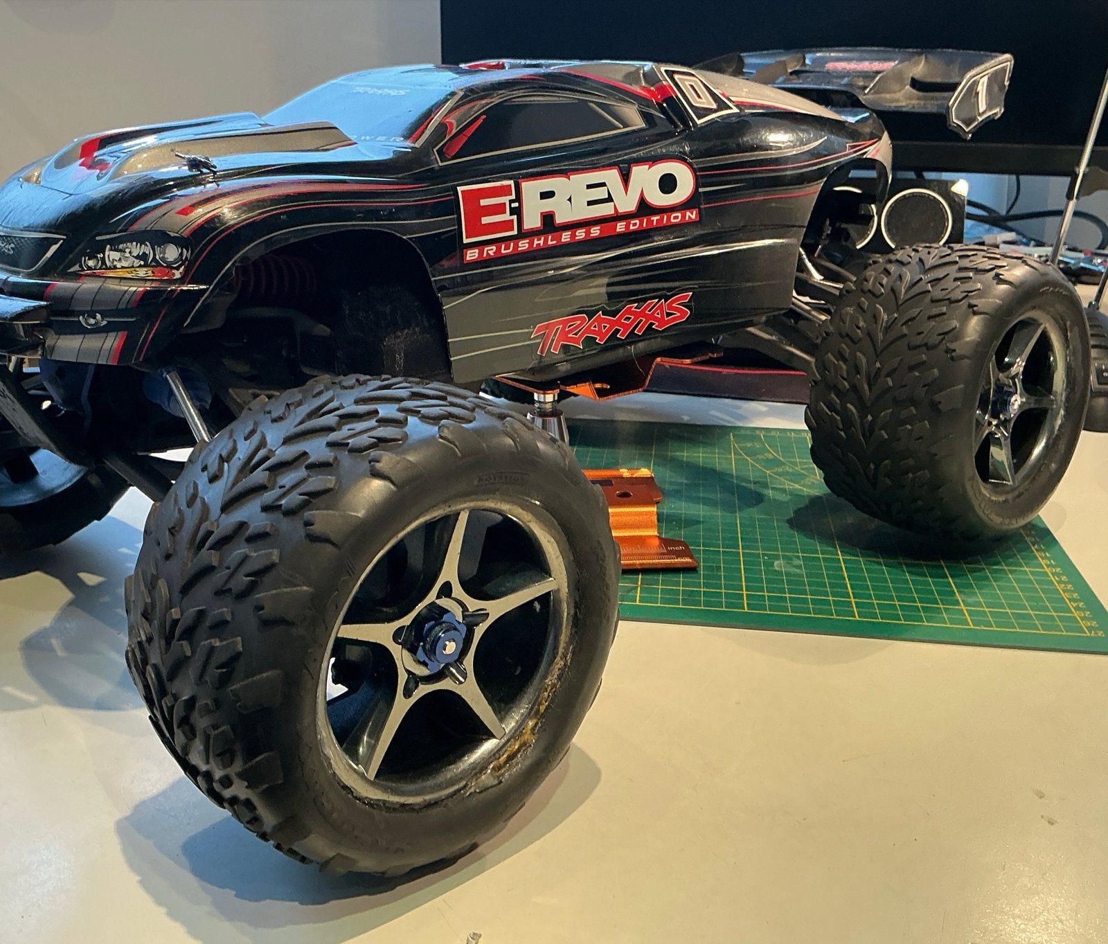 🚨 Traxxas E-Revo 6s Brushless - Zeer Nette Staat  🏁, Auto offroad, Zo goed als nieuw, RTR (Ready to Run), Schaal 1:8