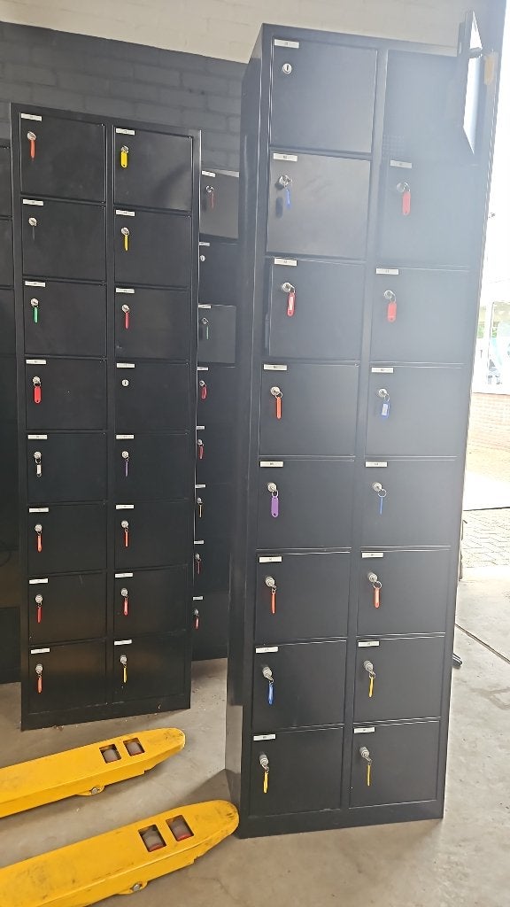lockers met muntslot, Ophalen, Whow events, Organisatie@whow-events.nl, Knibbelweg 73h
