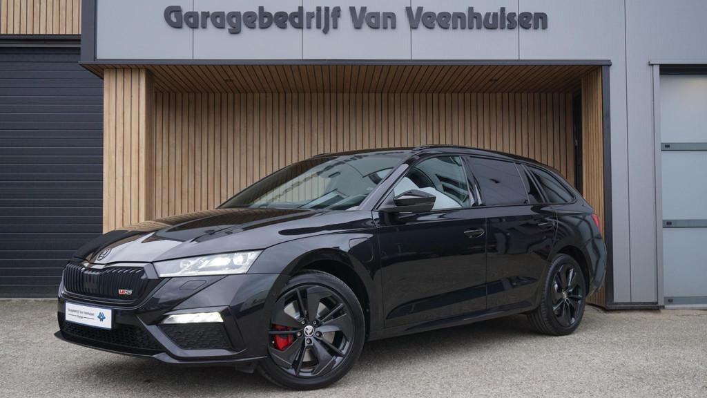 Skoda Octavia Combi 1.4 TSI 245PK RS iV PHEV Business RS-Sea, Auto's, Skoda, Gebruikt, 4 cilinders, Zwart, Hybride Elektrisch/Benzine
