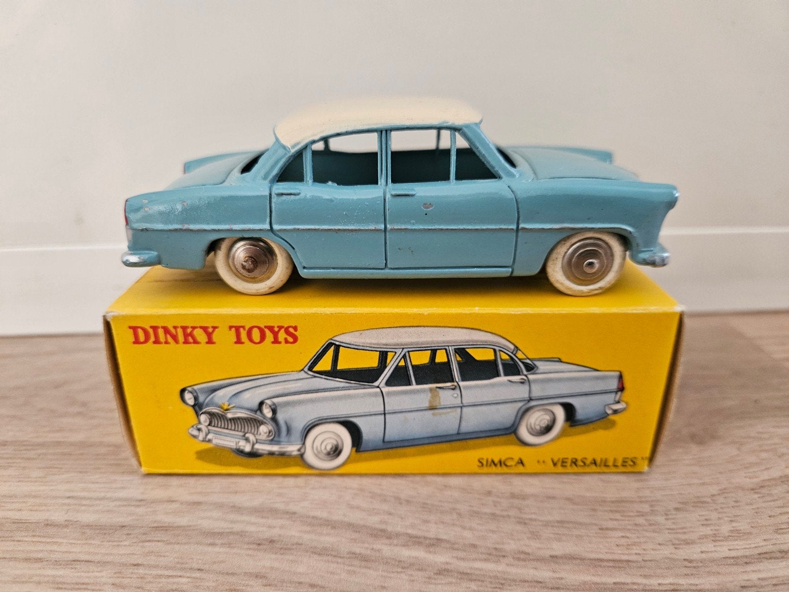 Dinky Toys 24Z Simca Versailles met originele doos, Ophalen of Verzenden, Gebruikt