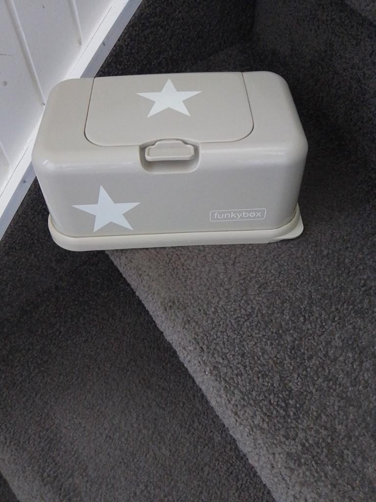 Commode setje: mandje en billendoekjes boxen, Ophalen of Verzenden, Zo goed als nieuw