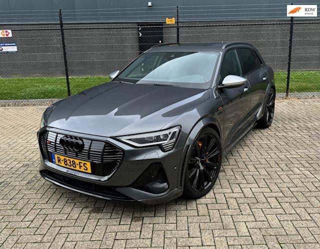 Audi E-tron S quattro 503PK *BLACK EDITION-23 INCH-PANORAMA*, Auto's, Audi, Zwart, 95 kWh, Vierwielaandrijving, 193 min