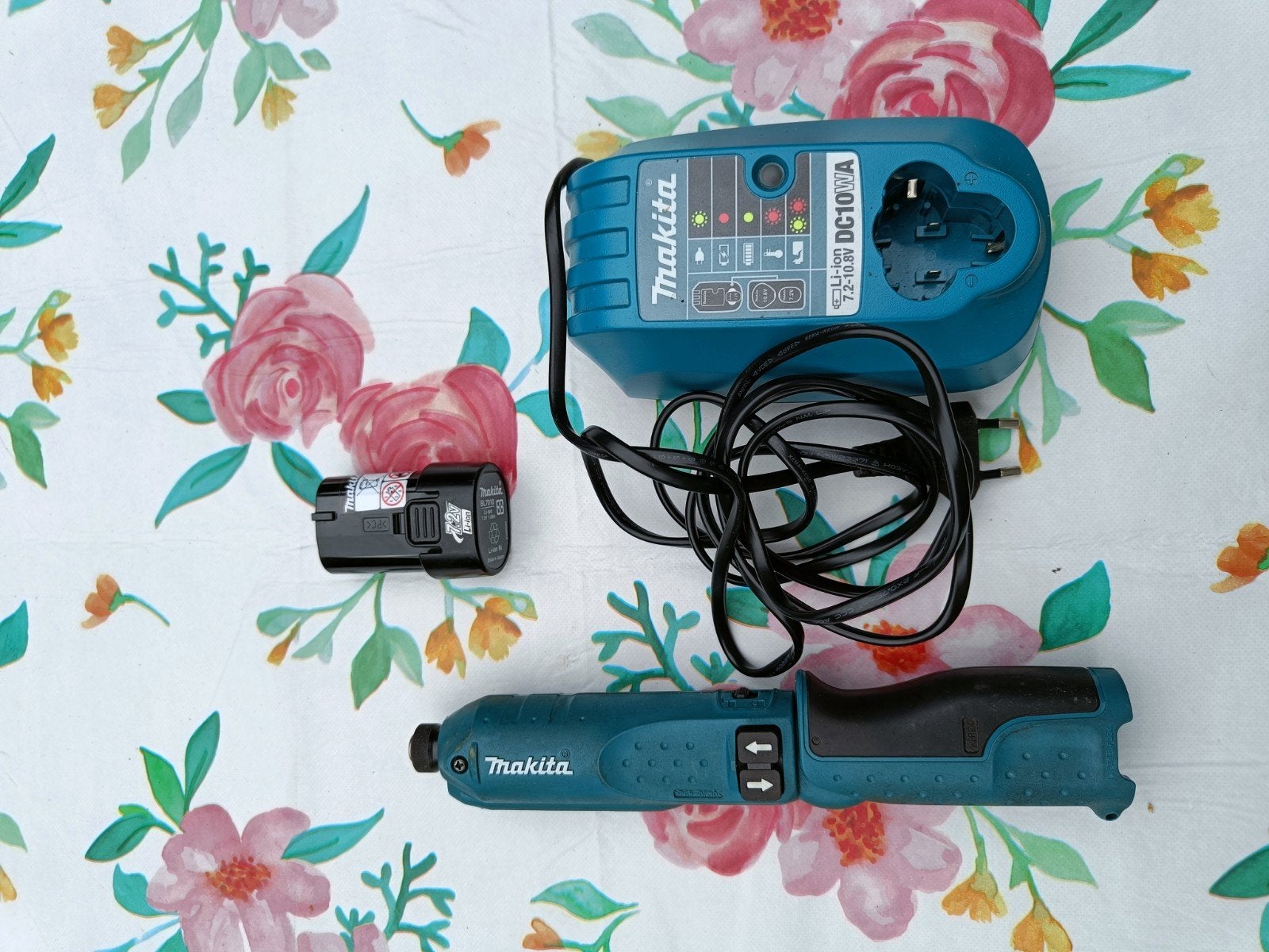 Makita slagschroevedraaier + accu+ nieuwe oplader, Ophalen of Verzenden, Zo goed als nieuw