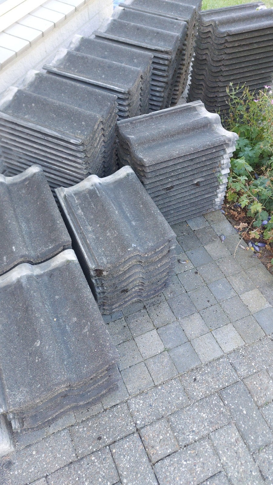 GRATIS dakpannen (sneldek), Doe-het-zelf en Verbouw, Dakpannen en Dakbedekking, Ophalen, Gebruikt, Steen of Klei, 15 m² of meer