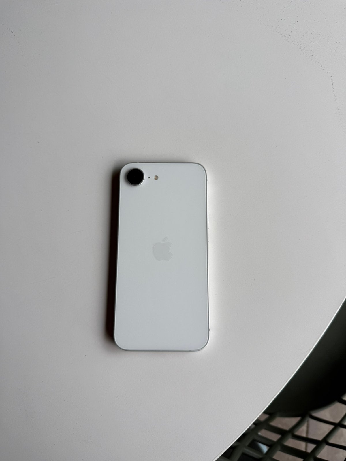Foto 7 van Iphone 16e nieuwstaat batterij 100%