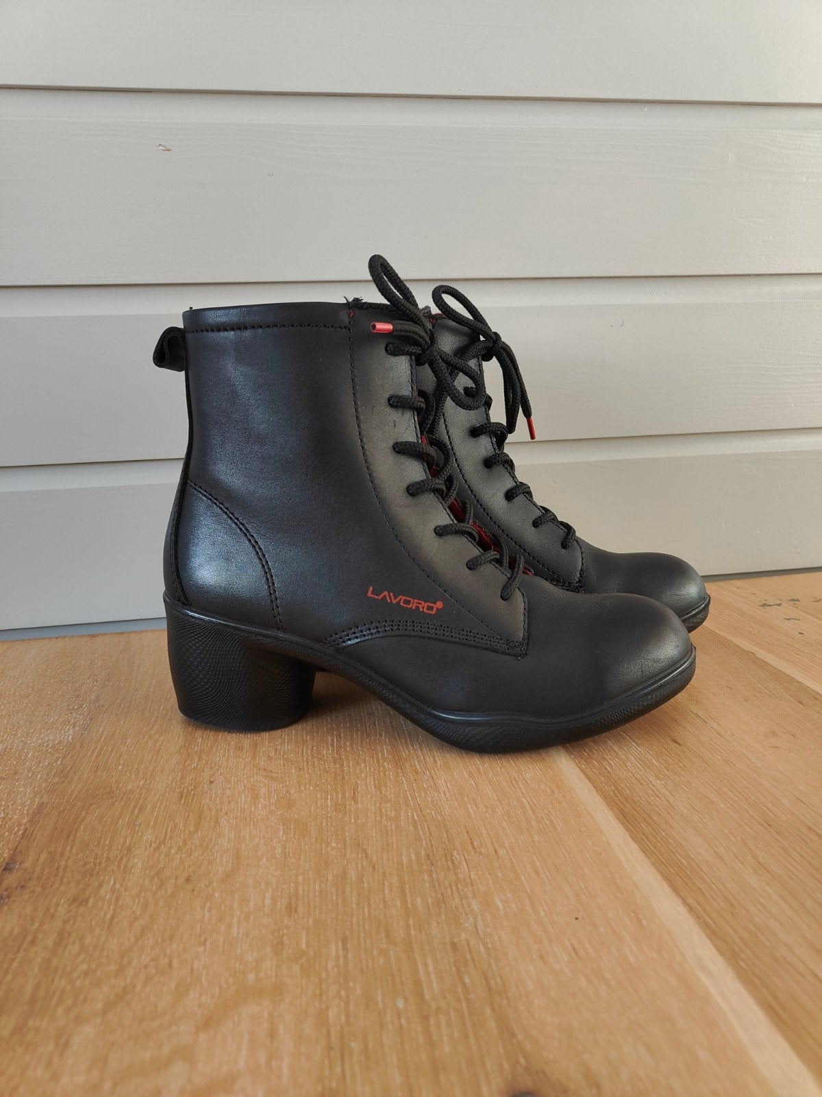 Dames werkschoenen veiligheidsschoenen maat 39, Ophalen of Verzenden, Zo goed als nieuw