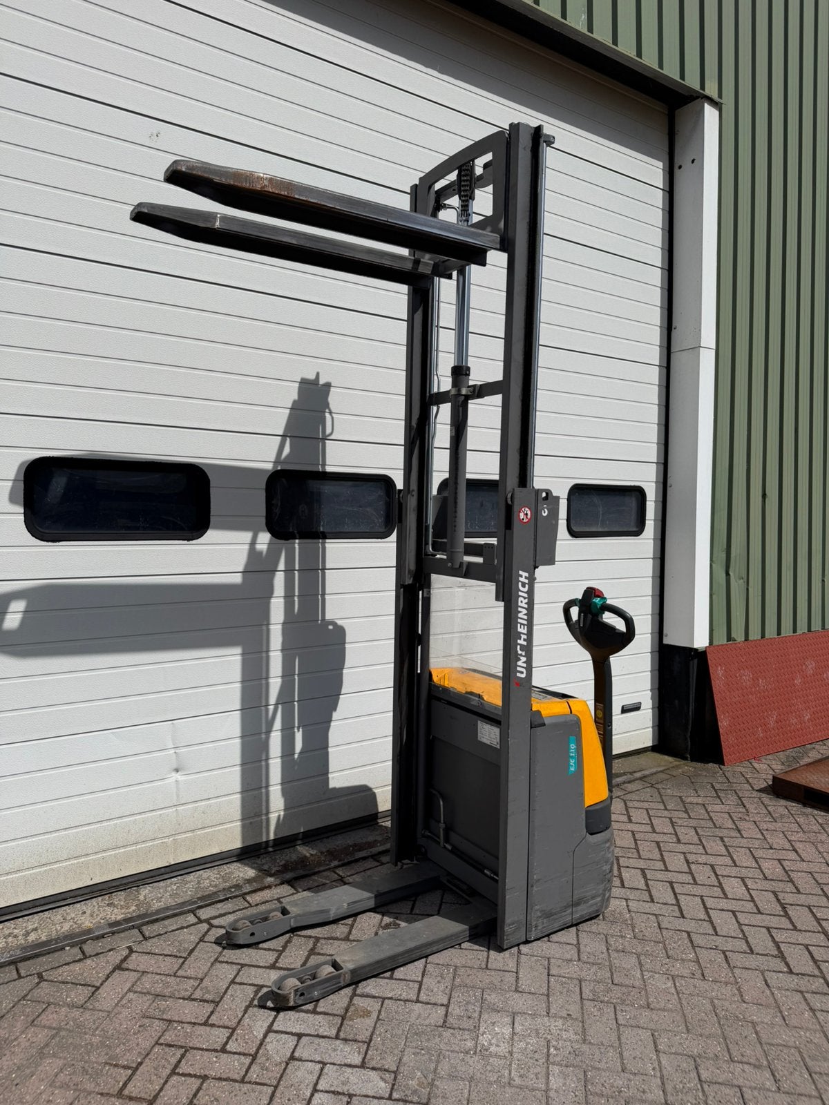 Electrische stapelaar netten staat, Doe-het-zelf en Verbouw, Palletwagens en Pompwagens, Ophalen of Verzenden