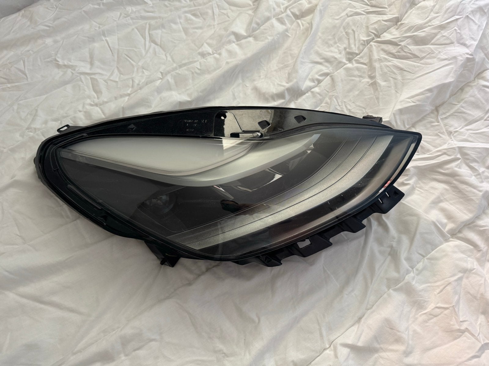 Tesla Model 3/Y Koplamp  (1514953-00-D)