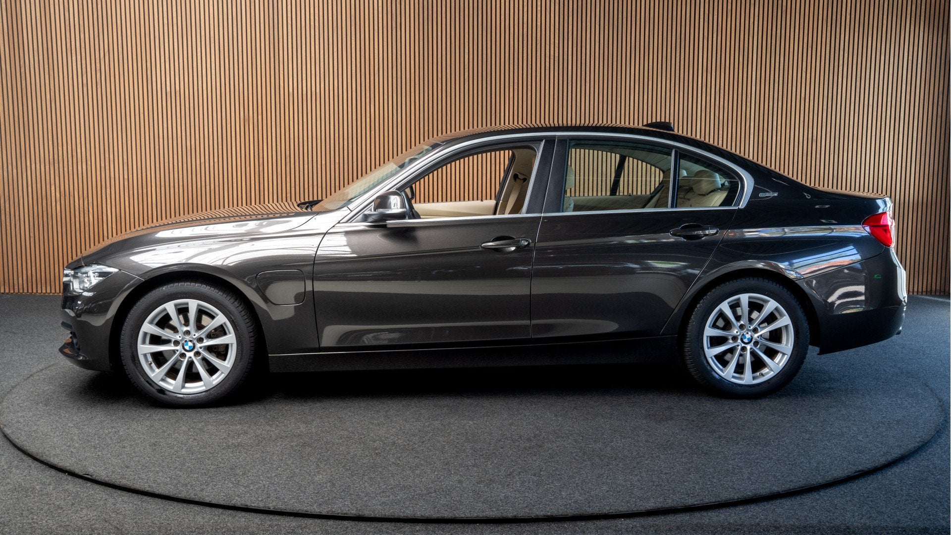 BMW 3-serie 330e Executive Leder Navigatie Sportstoelen Stoe, Automaat, 1998 cc, Achterwielaandrijving, Gebruikt