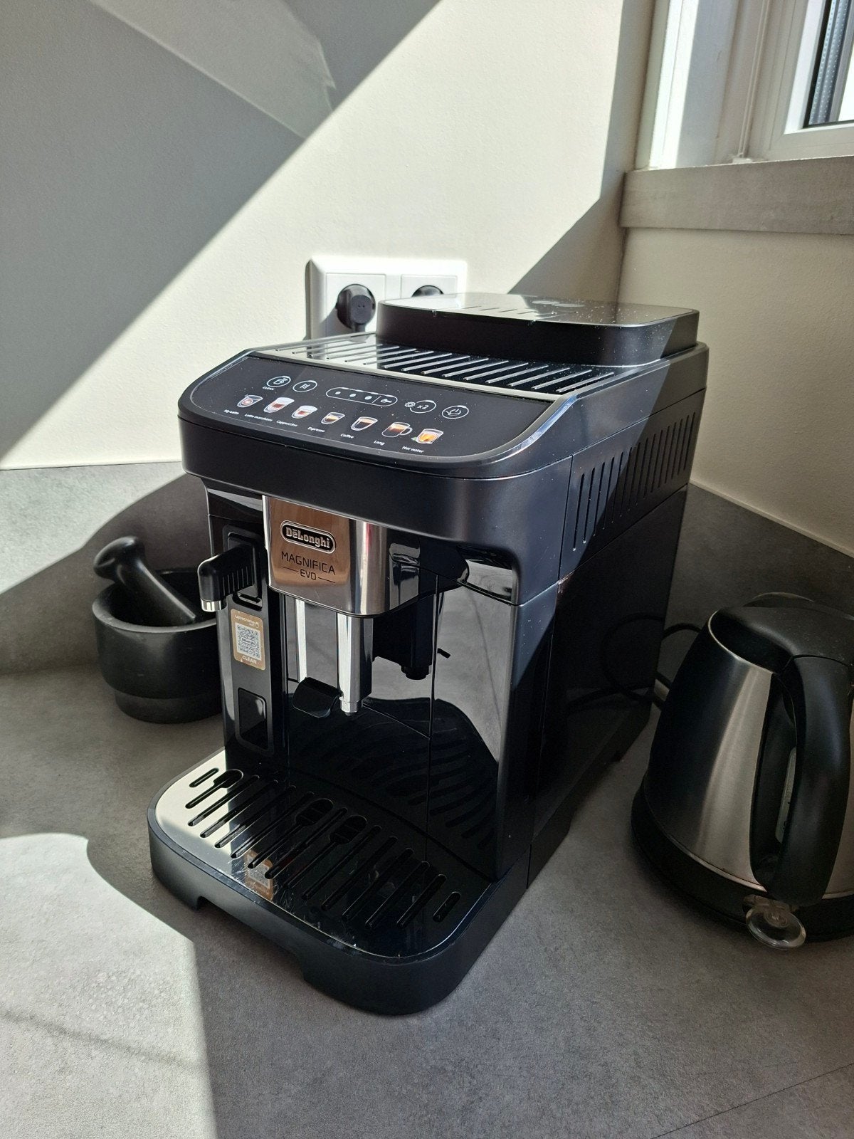 De'Longhi Magnifica Evo ECAM290.81.TB

espressomachine, Ophalen, Afneembaar waterreservoir, Espresso apparaat, Koffiebonen