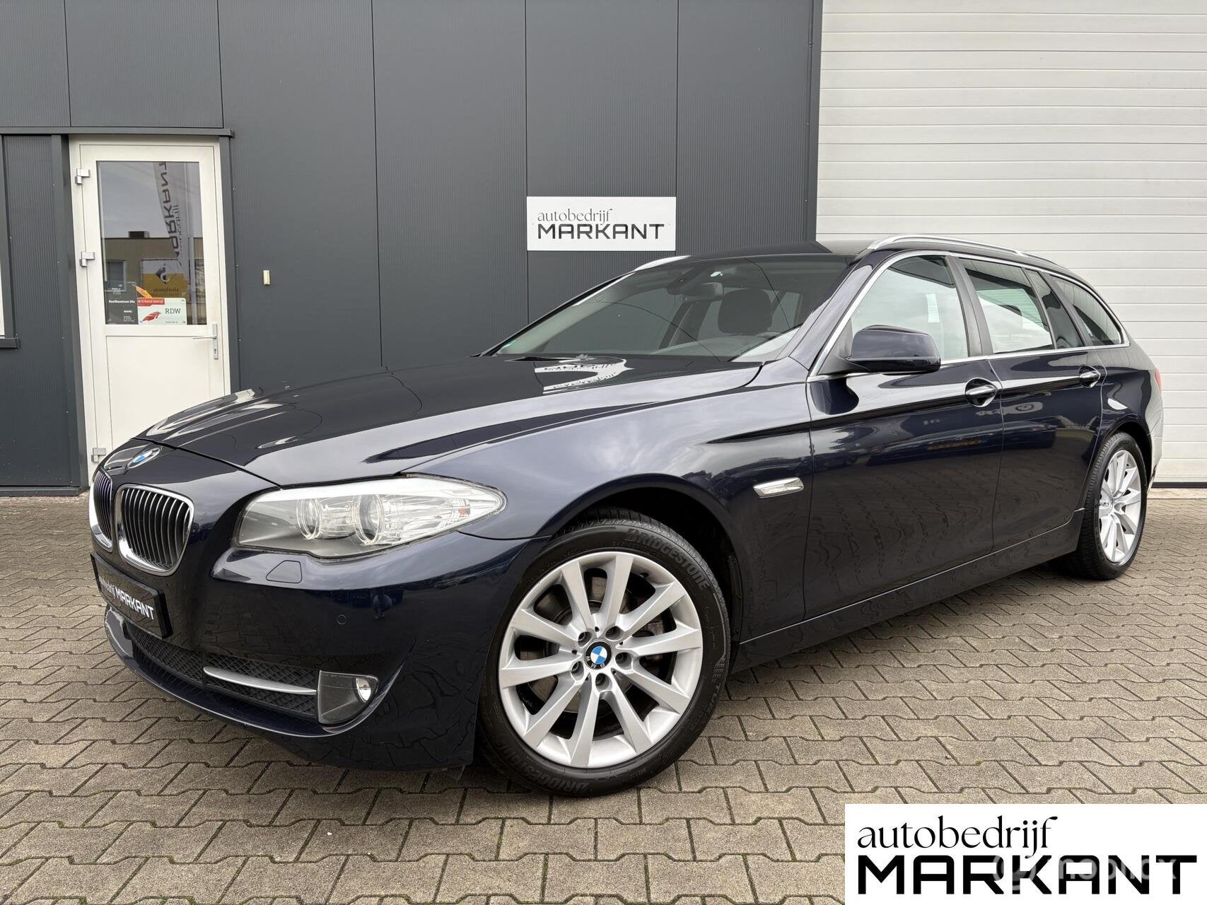 BMW 5-serie Touring 520i Navi / Trekhaak / Xenon / Rijklaar!, Auto's, Automaat, Euro 5, Gebruikt, Zwart