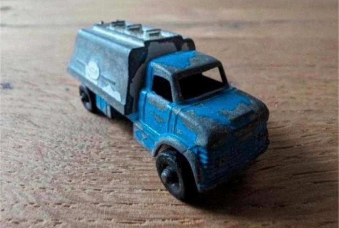 Melk-/tankwagen (Esso) uit de Tuf-Tots serie., Hobby en Vrije tijd, Ophalen of Verzenden, Gebruikt, Bus of Vrachtwagen
