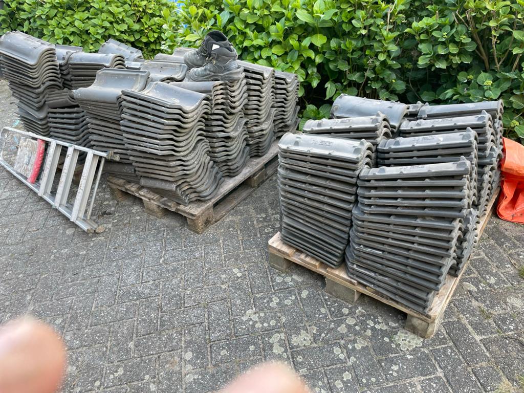 Belfeld dakpannen, Made in Holland, grijs, gebruikt, Gebruikt, Steen of Klei, Ophalen of Verzenden, 15 m² of meer
