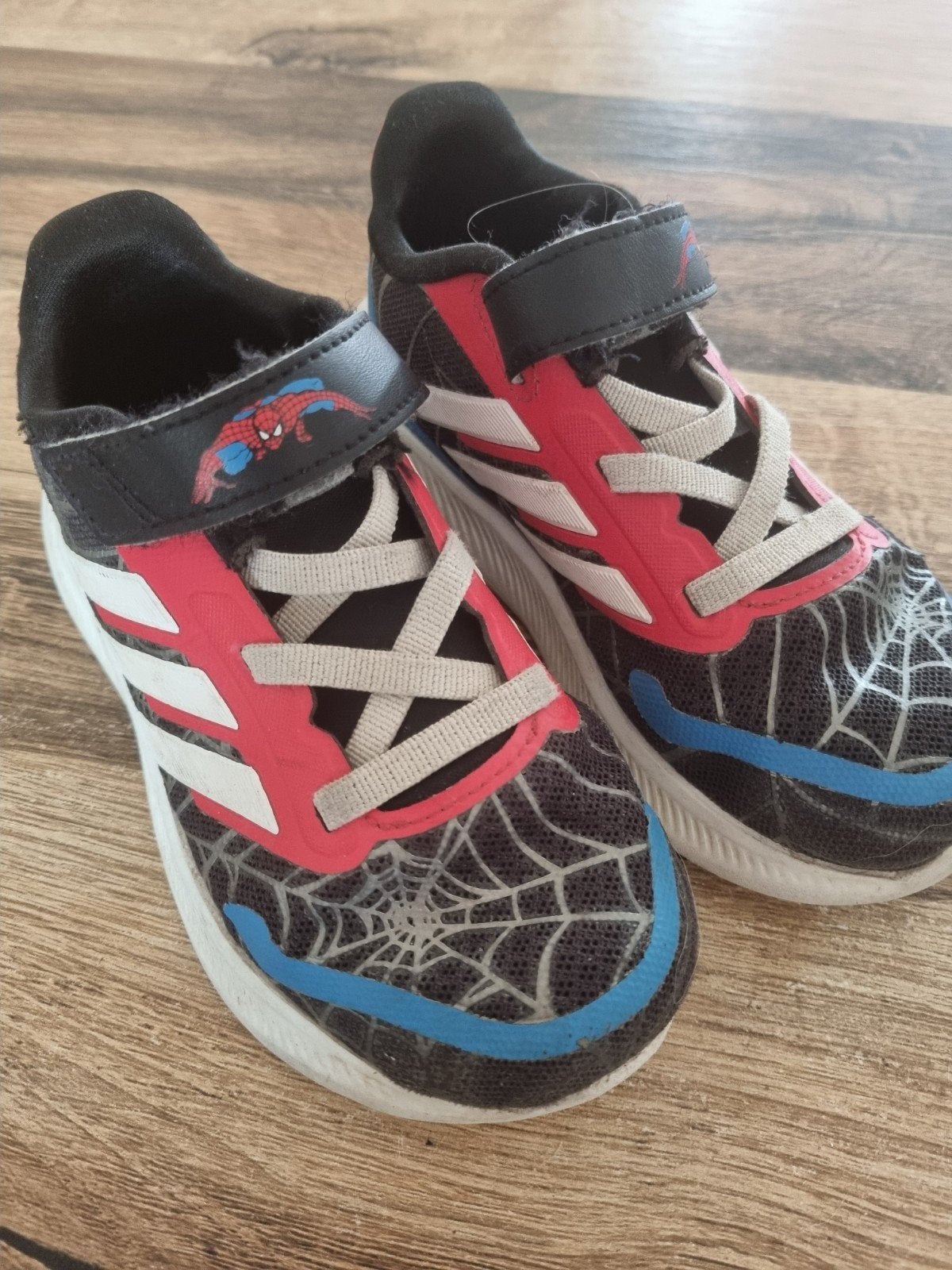 Adidas schoenen spiderman maat 25,5, Adidas, Gebruikt, Schoenen, Ophalen of Verzenden