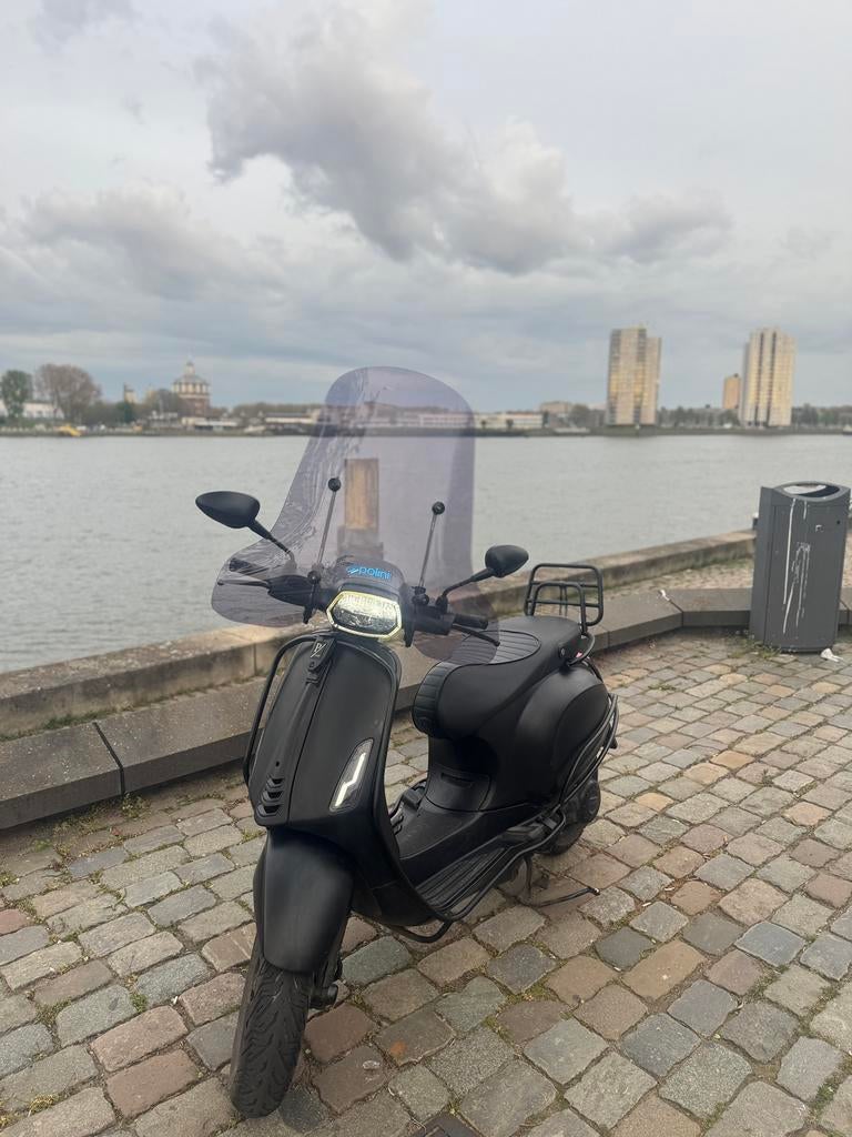 Vespa Sprint notte, 80CC mooi en snel !, Ophalen, Zo goed als nieuw