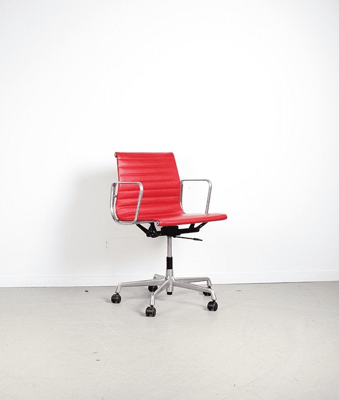 Vitra EA 117 Bureaustoel Rood Leer - Aluminium