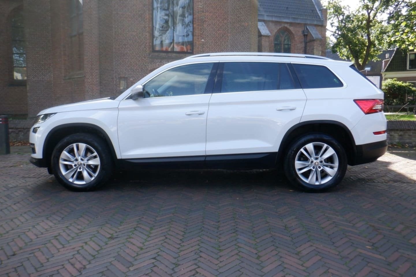 Skoda Kodiaq 1.5 TSI 150pk DSG-7 PERSOONS - 68.000 KM - TREK, Euro 6, 4 cilinders, 7 stoelen, Wit