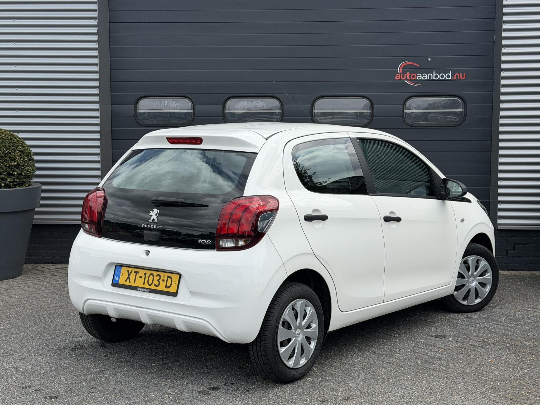 Peugeot 108 1.0 e-VTi Access | Radio | 5 Deurs | Xenon |, Auto's, Peugeot, Voorwielaandrijving, Start-stop-systeem, Stof, Gebruikt