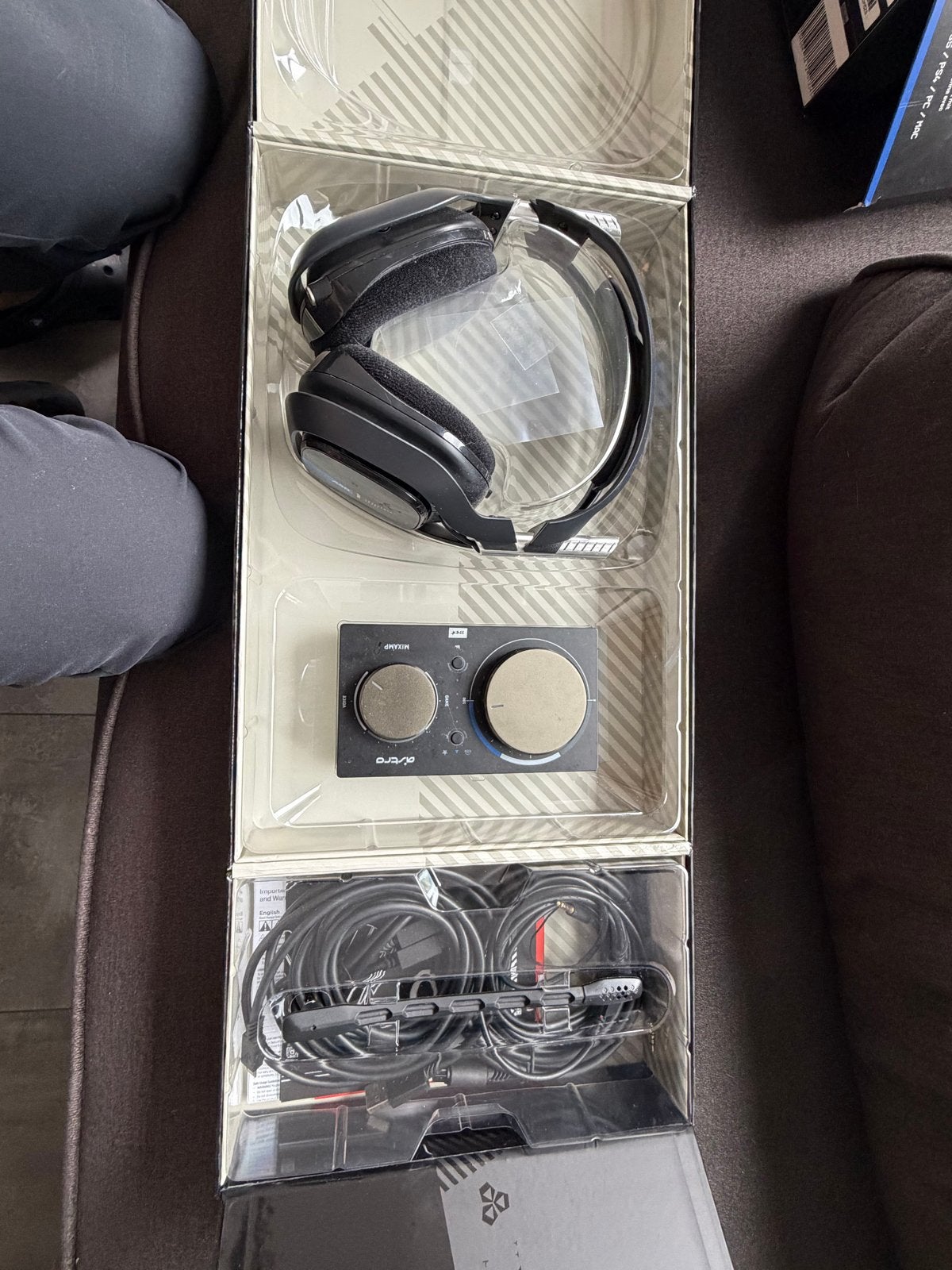Foto 3 van Astro A40 + MixAmp Pro Gaming Headset - Zo goed als nieuw
