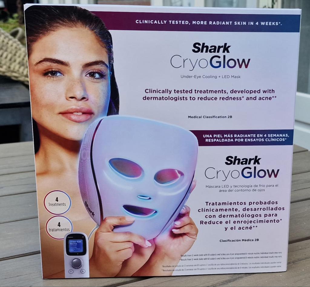Shark CryoGlow LED Masker - Nieuw in doos, Sieraden, Tassen en Uiterlijk, Uiterlijk | Gezichtsverzorging, Nieuw, Verzorging, Gehele gezicht