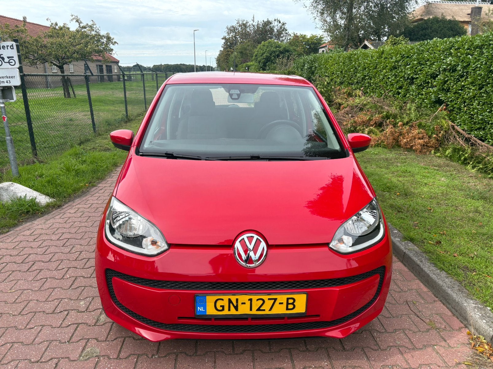 Volkswagen up! 1.0 44KW/60PK 3-DRS 2015 Rood, Voorwielaandrijving, Up!, 840 kg, 4 stoelen
