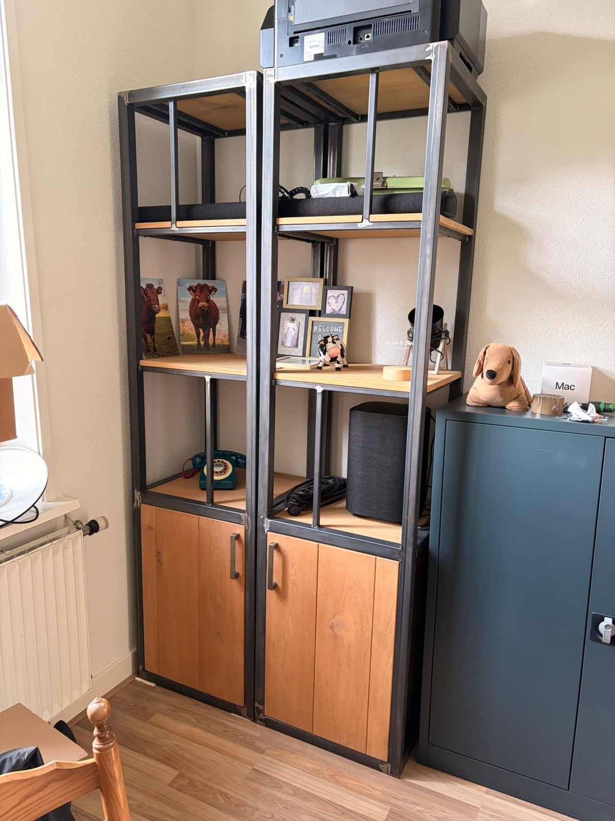 Foto 4 van Set van Twee hoge kasten en een tv meubel