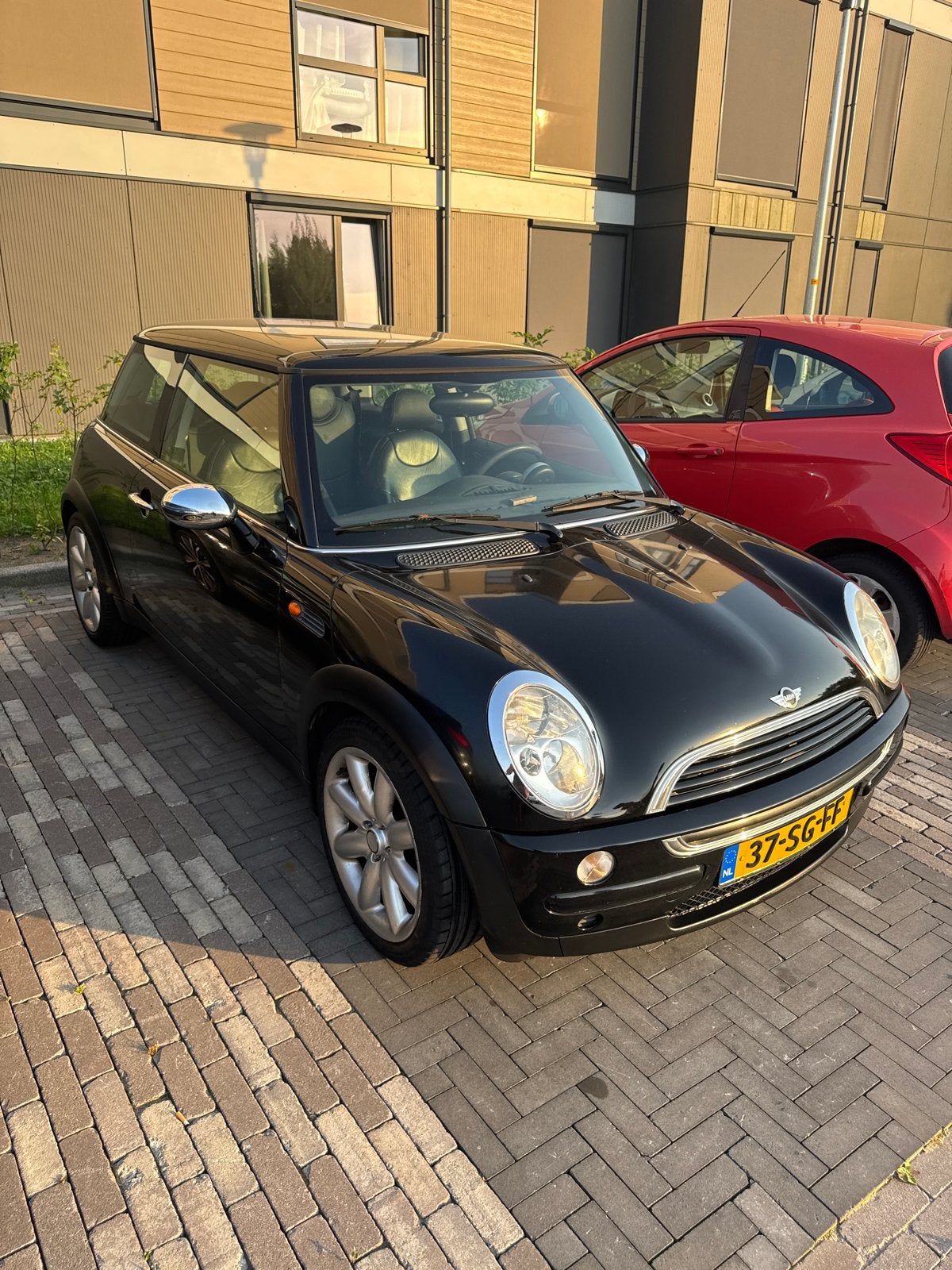 Mini 1.6 16V ONE 2004 Zwart, Auto's, Voorwielaandrijving, 15 km/l, 4 cilinders, 4 stoelen
