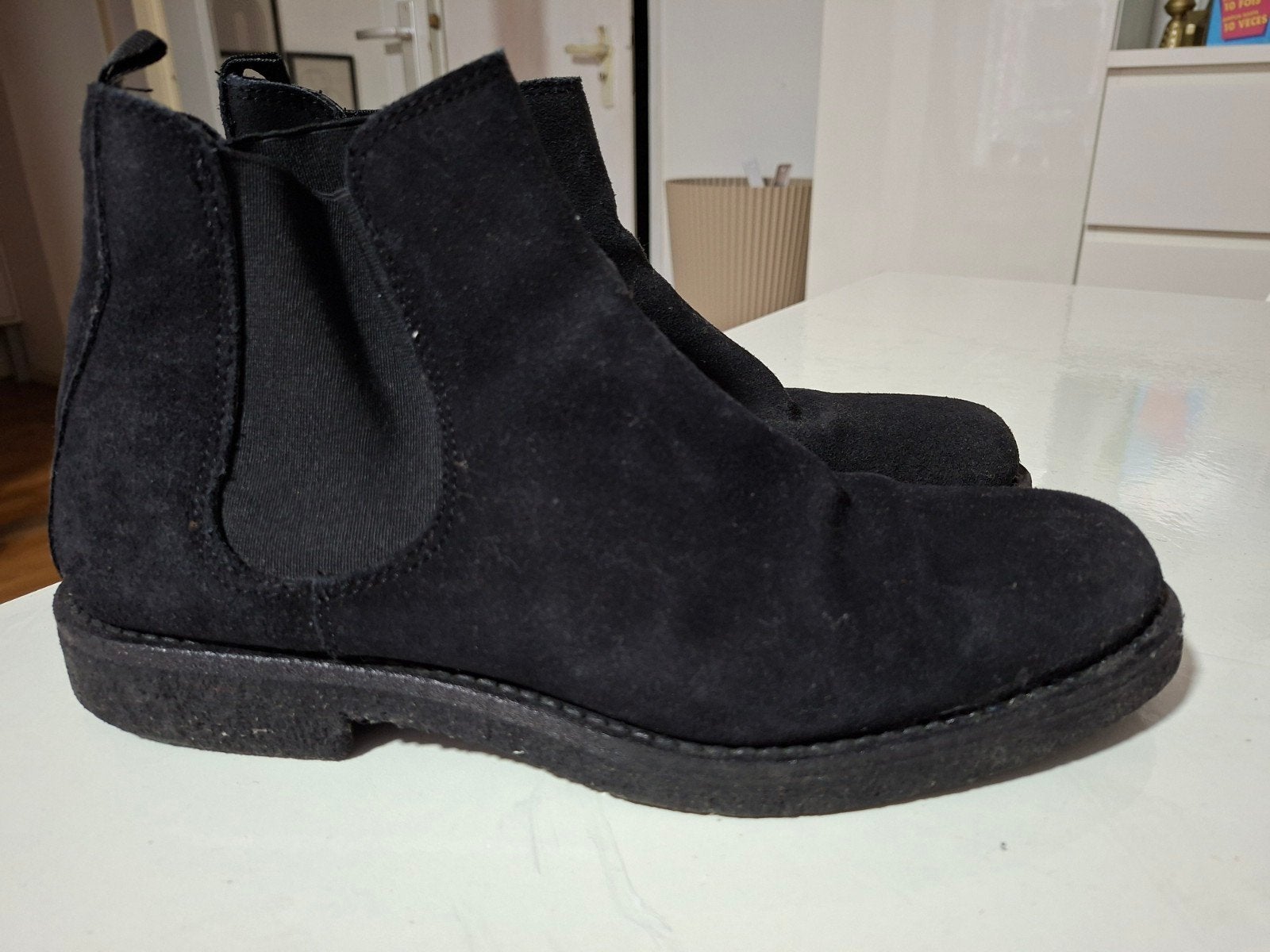 Gedragen zwarte suède chelsea boots, Ophalen of Verzenden, Gedragen, Zwart, Boots