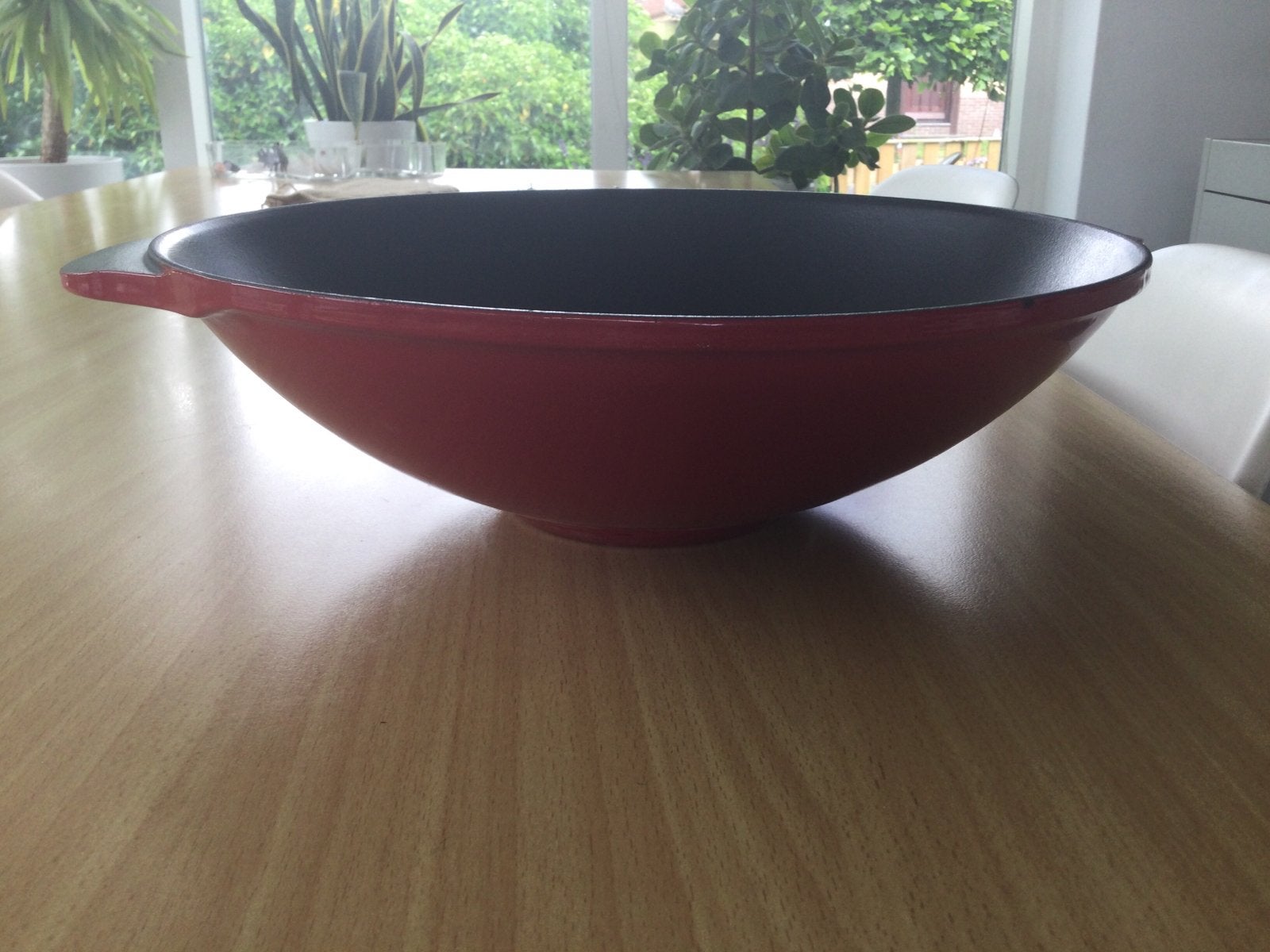 Zeer nette gietijzeren wok, rood, Made in France., Huis en Inrichting, Keuken | Potten en Pannen, Ophalen of Verzenden, Gebruikt