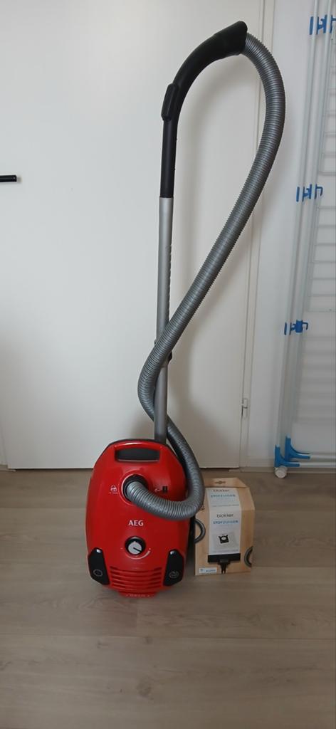 AEG VX6 - X force stofzuiger + zakken, Gebruikt, Sledestofzuiger, Minder dan 1200 watt, AEG