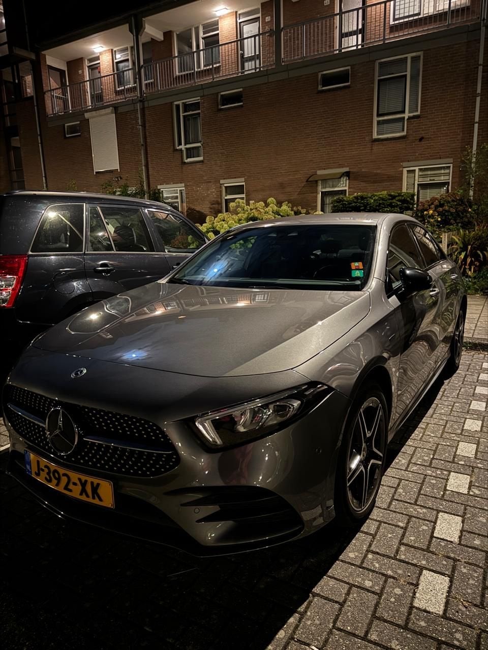 Mercedes-Benz A-Klasse A 250 e 218pk 8G-DCT 2020 Grijs, Auto's, Mercedes-Benz, 160 pk, 1600 kg, Zilver of Grijs, 100 km/l