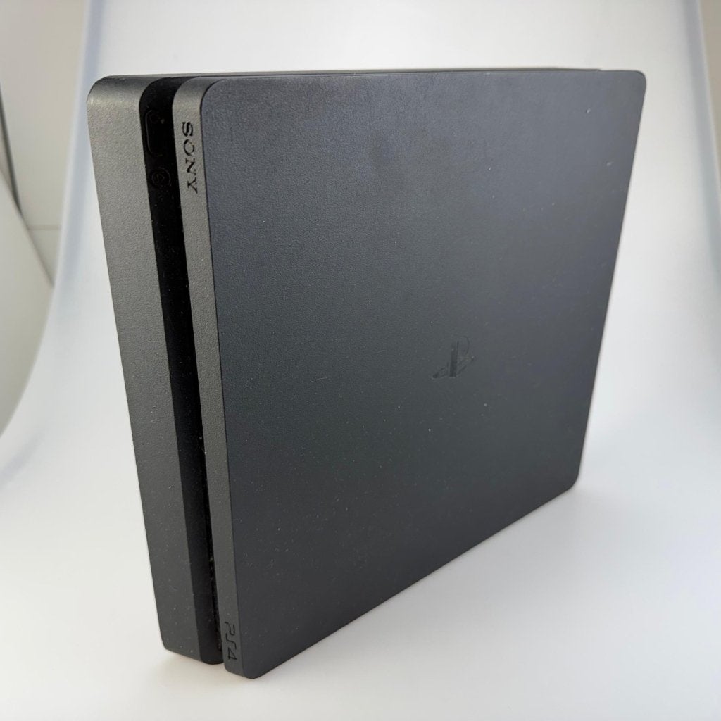 Playstation 4 Slim 1TB Zwart inclusief controller, Sony, Zo goed als nieuw, Support@sony.com, 1-7-1 Konan, Minato-ku
Tokyo 108-0075
Japan