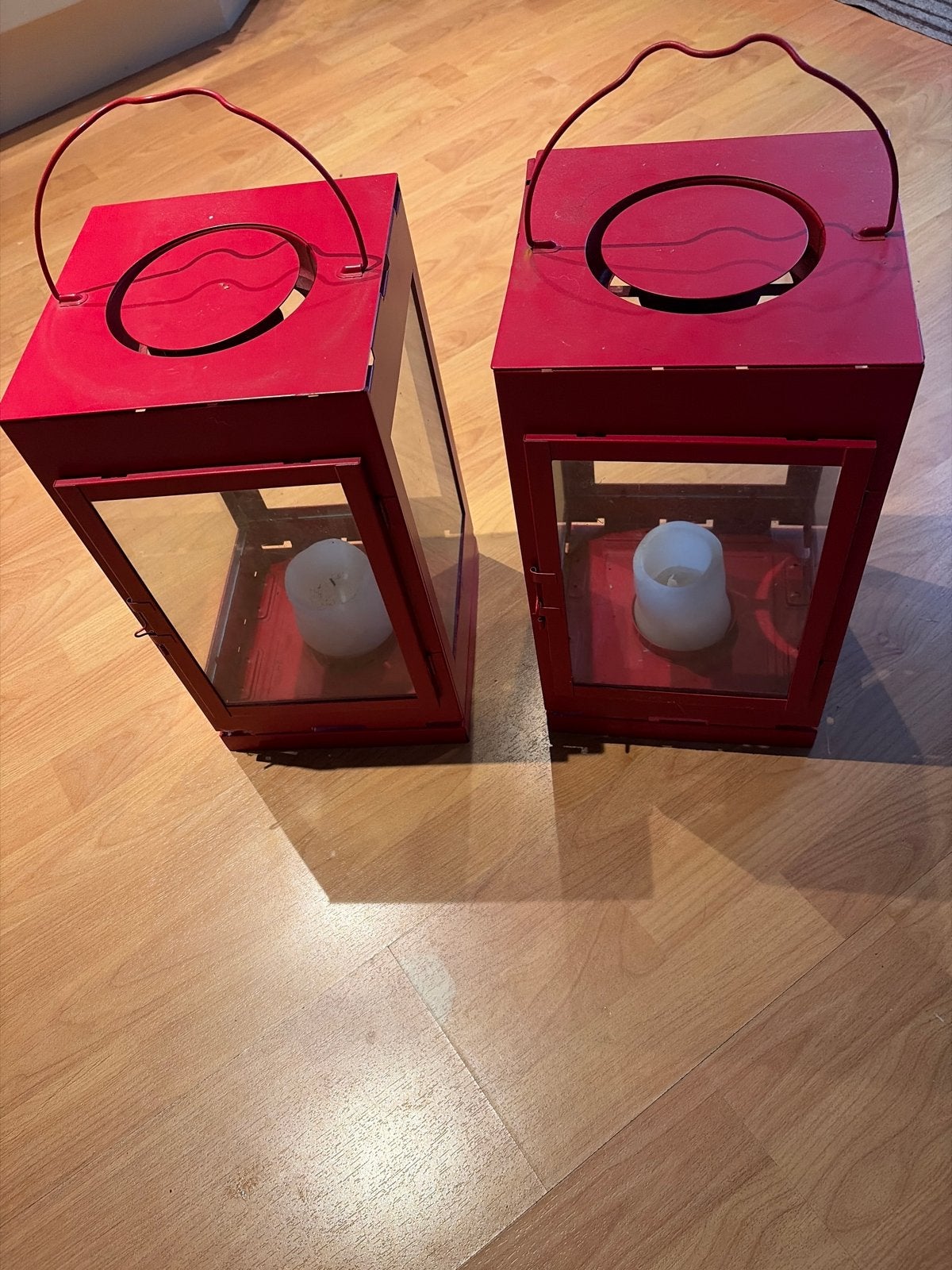 Set van 2 rode lantaarns met kaarsen 40x20 cm, Ophalen of Verzenden, Gebruikt, Rood, Metaal