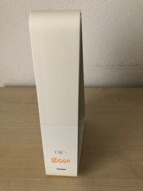 ZIGGO MODEM TG2492 LG-ZG, Computers en Software, Ophalen of Verzenden, Gebruikt, Router met modem, Ziggo
