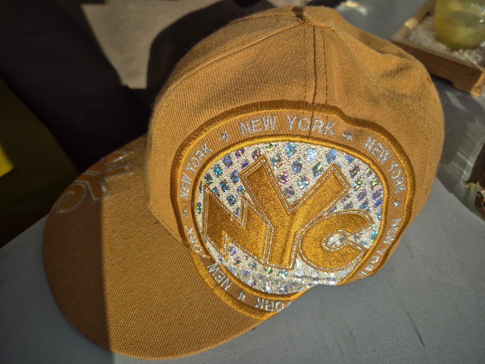 KBETHOS NYC Baseball Cap M Tan Goud Glitter Holografisch, 60 cm (XL, 7½ inch) of meer, Ophalen of Verzenden, Pet, KBETHOS