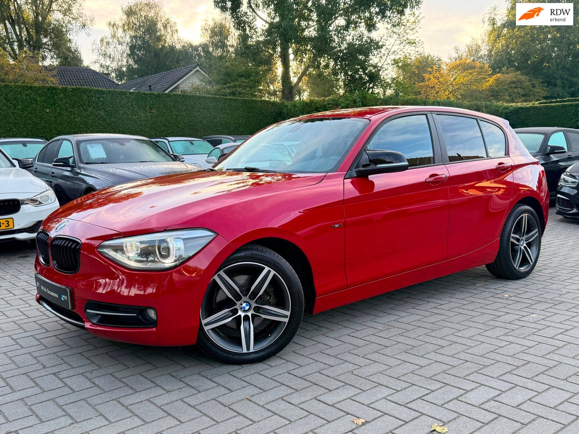 BMW 1-serie 118i Business Sport|Ketting vervangen|Navigatie|, Auto's, 1-Serie, Euro 5, Gebruikt, Zwart