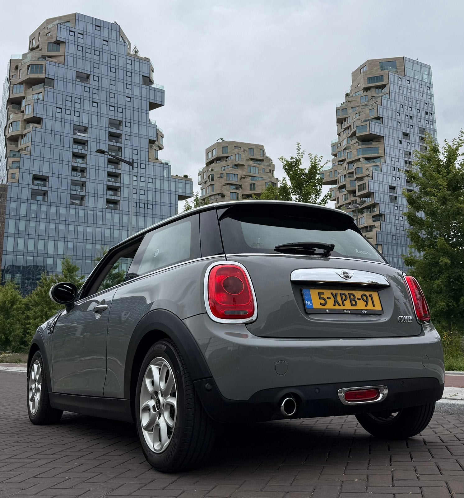 Mini 1.5 Cooper 136pk automaat | Panodak | NL NAP | 2e eig, Auto's, Mini, Zwart, 4 stoelen, 49 €/maand, Origineel Nederlands