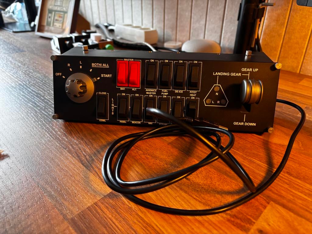Logitech G Pro Flight Switch Panel voor simulatie, 1 speler, Ophalen of Verzenden, Zo goed als nieuw, Vanaf 3 jaar