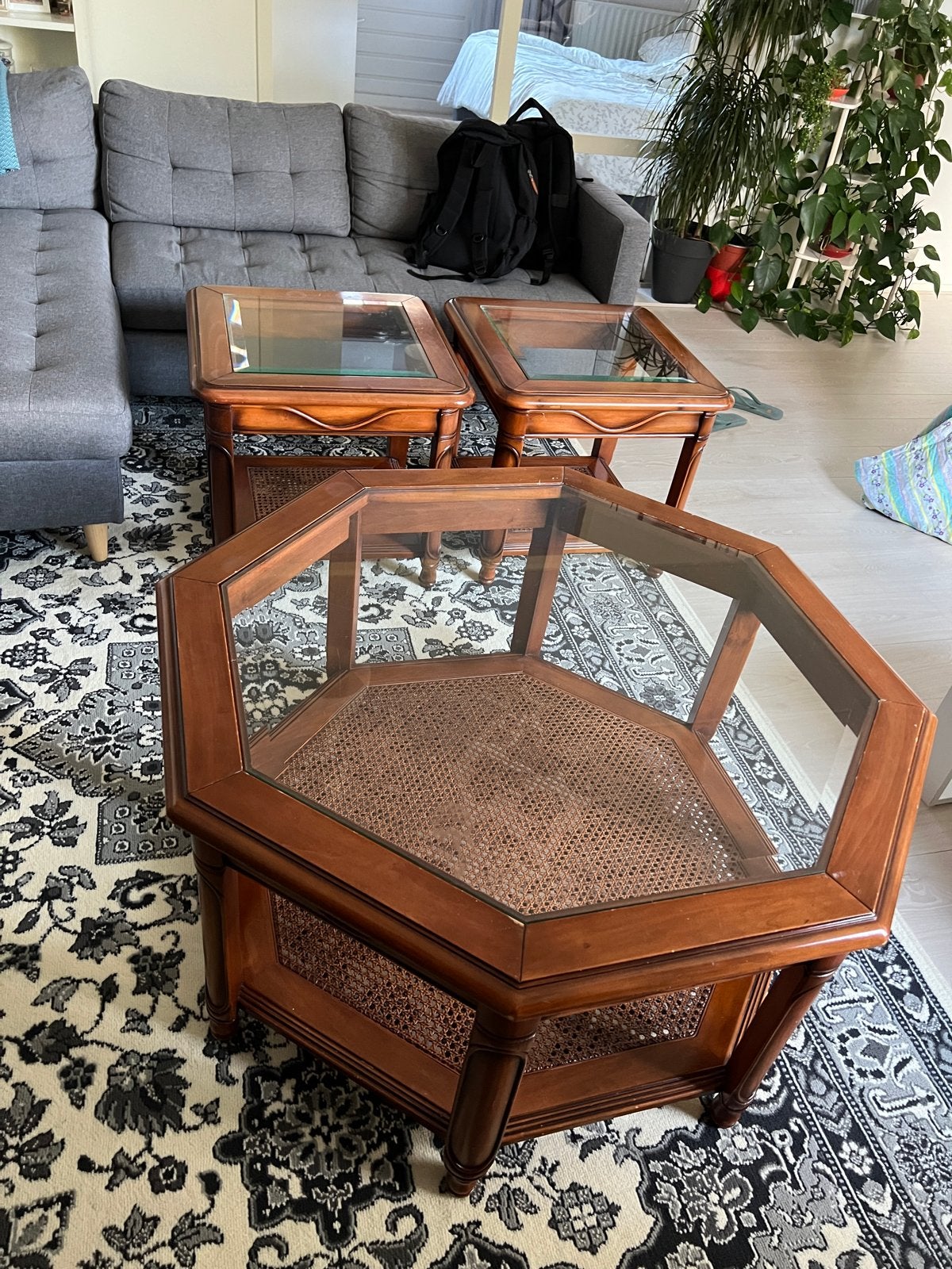 Set van 3 houten bijzettafels met glasplaat, Huis en Inrichting, 50 – 75, Gebruikt, 100 tot 150 cm, Vierkant