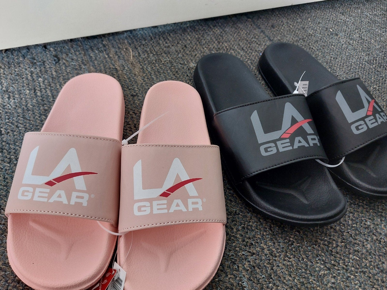LA Gear Slippers - Roze en Zwart, Kleding | Dames, Ophalen