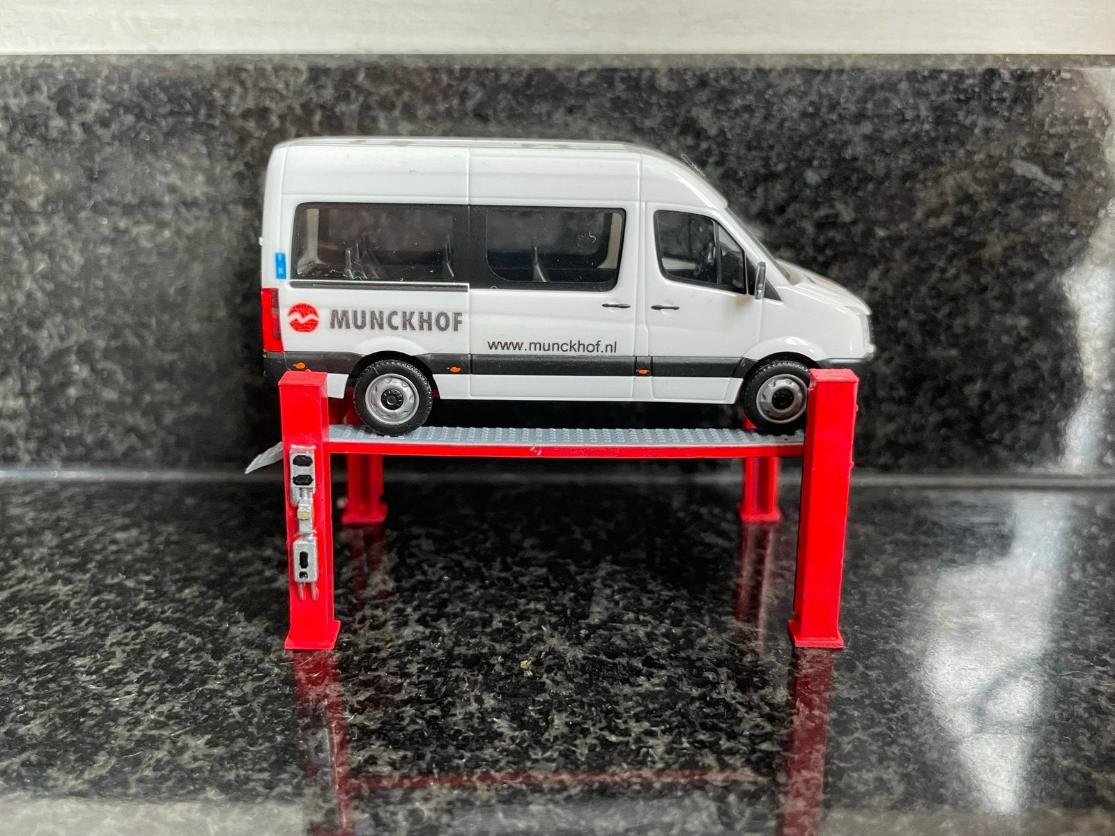 Resin bouwpakket kolomburg hefbrug garage transporter 1:87, Hobby en Vrije tijd, Overige merken, Verzenden, Gelijkstroom of Wisselstroom